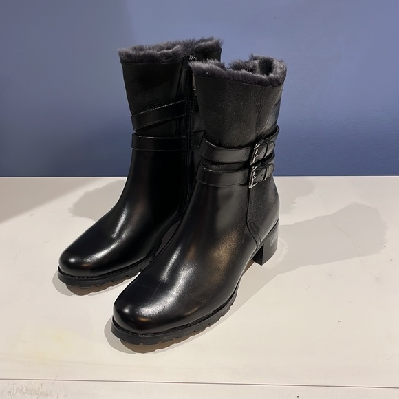 Blondo Waterproof Boots - Picture 2 of 10